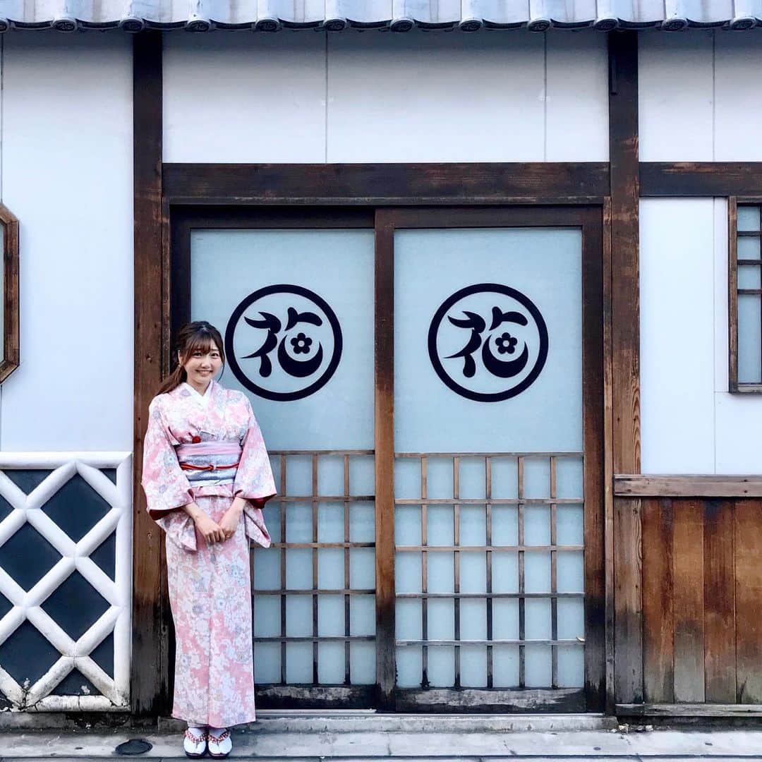 橘珠里さんのインスタグラム写真 - (橘珠里Instagram)「❁︎❀👘✿👘❀❁︎ ⋆ ⋆ 我が家かのように立っていますが、 #浅草 #花やしき の壁です🎢☺️🎶 ⋆ ⋆ アフタヌーンティーで散々座ってしまった後なので、着物にシワができてしまいましたが… ⋆ 着物を着ての浅草散策は、日本人で良かった〜と思えるほど👘🎶本当に楽しかったです! 大人になると、より楽しめますね❀ *----*----*----*----*----* #浅草花やしき #花やしき遊園地 #浅草花屋敷 #花屋敷遊園地 #花屋敷通り #花やしき通り #浅草インスタスポット #お着物 #着物 #和装 #着物女子 #梨花和服 #着物コーディネート #着物コーデ #着物ヘア #浅草着物レンタル #レンタル着物 #浅草観光 #着物女子会 #浅草フォトスポット #浅草インスタ映え #浅草映えスポット #浅草インスタスポット #浅草インスタ映えスポット #asakusa #asakusatokyo #tokyo #kimono #japan」2月2日 21時47分 - jurinu