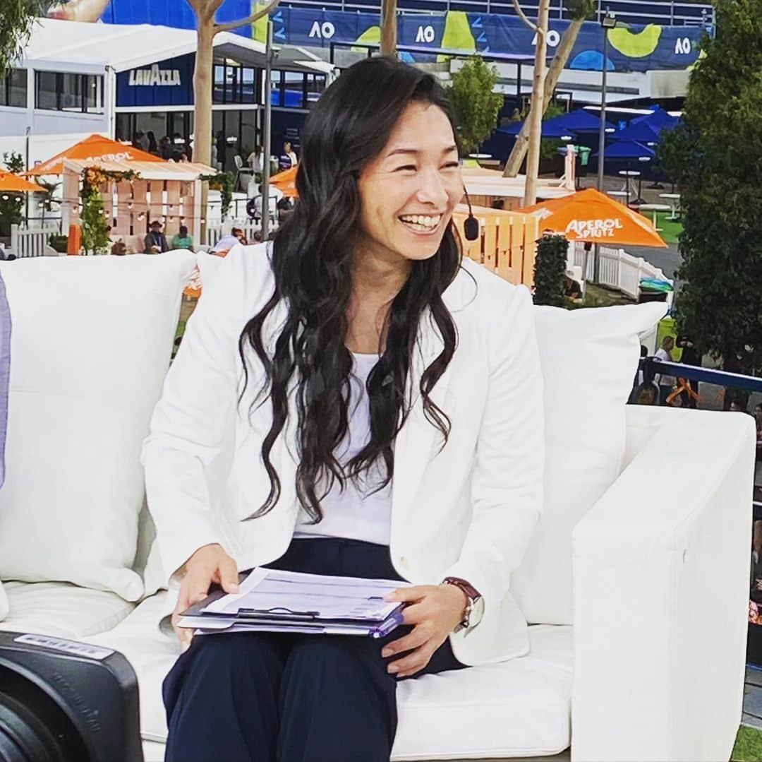 伊達公子さんのインスタグラム写真 - (伊達公子Instagram)「DAY14最終日 男子決勝  THIEM VS DJOKOVIC 6-4,4-6,2-6,6-3,6-4 優勝🏆はDJOKOVIC 最後はやはりジョコビッチが強かった。でもティームも素晴らしいファイトでした。 #伊達公子 #kimikodate  #テニス #テニスプレーヤー #テニスプレイヤー #tennis #tennisplayer #instatennis #instasports #ao2020 #ausopen #ausopen2020 #australianopen #australianopen2020 #australia #melbourne #全豪オープンテニス #全豪オープンテニス2020 #オーストラリア #メルボルン #wowow #wowowtennis #wowowテニス #day14 #大会14日目 #最終日 #男子決勝 #mensfinal」2月2日 21時50分 - kimiko.date