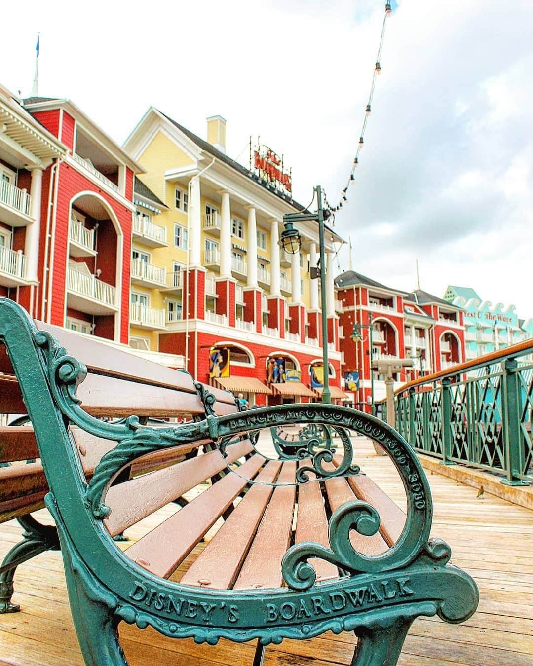 Walt Disney Worldのインスタグラム：「Quiet mornings on the Boardwalk. 😌☕🌅#DisneyResort #WaltDisneyWorld (📷: @brentdodge)」