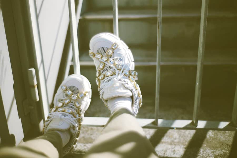 益若つばささんのインスタグラム写真 - (益若つばさInstagram)「キラキラな靴👟⭐️⭐️洋服は同系色まとめが好きでやんす #gucci #snikers #ootd#leica」2月2日 22時20分 - tsubasamasuwaka1013