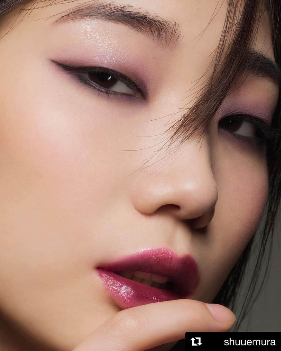 江原杏樹のインスタグラム：「#Repost @shuuemura with @get_repost ・・・ ume (japanese plums) colored eyes. look created by freelance makeup artist @kimxmake.💜#shuuemura #shuartistry #makeupartistcommunity ⁠」