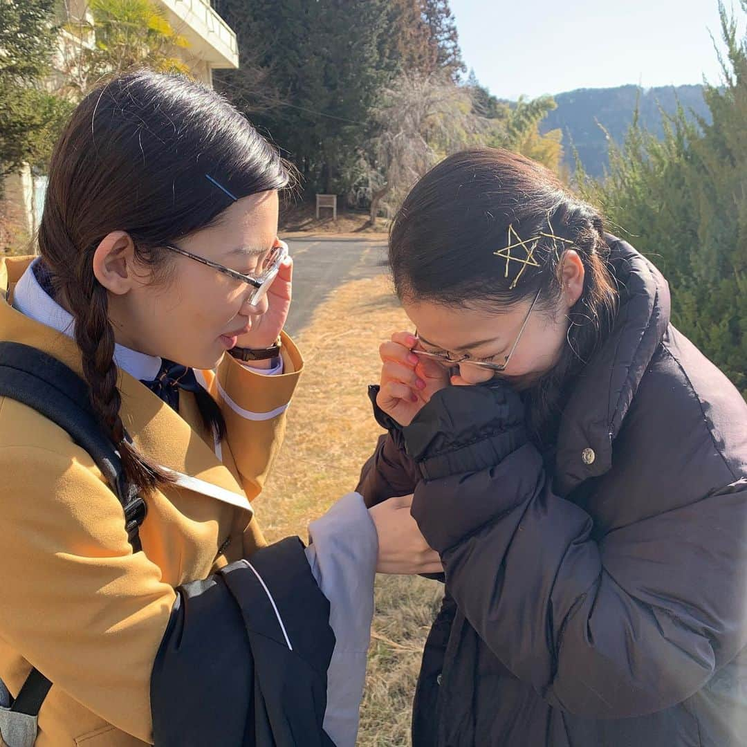 斎藤なりさんのインスタグラム写真 - (斎藤なりInstagram)「シグナル100のゆりゆりとルイくんショット📸 この土日にシグナル100 見てくれたかな〜？ どしどし感想教えてね🌿 . そしてわたしはイケイケ女子グループに所属する 優子役だったのですが、現場ではよく 陰キャラ女子グループとイケイケ女子グループが 役を入れ替わる遊びをしていました🤣🤣🤣 (役では対比する立場ですが裏ではみんな仲良し💮)」2月2日 22時32分 - nari_eye