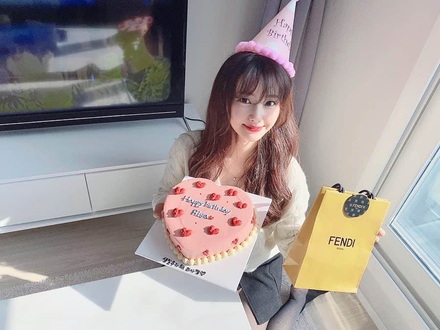 のインスタグラム：「* * 💗💗💗 * #birthday」