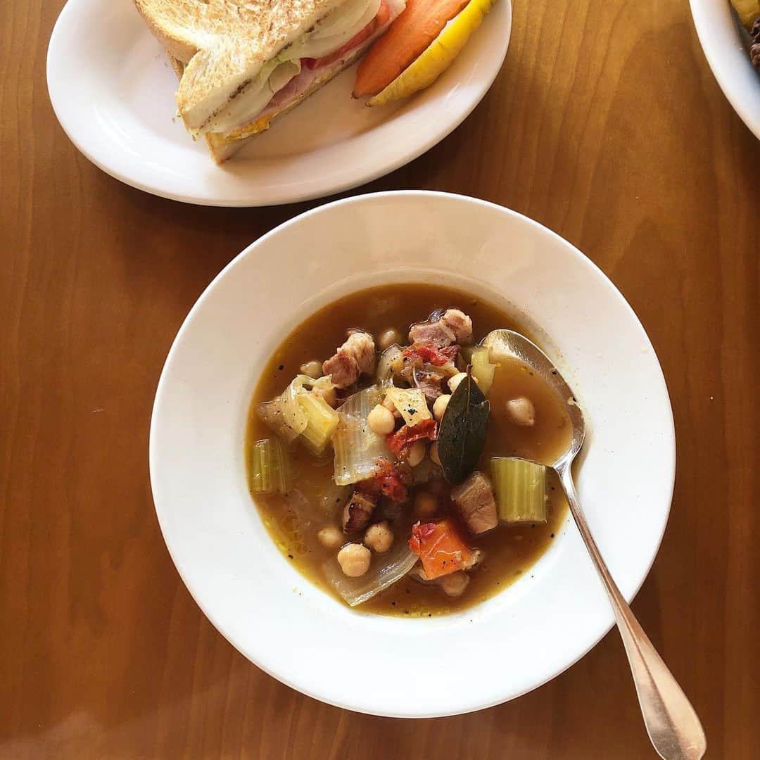 小堀紀代美さんのインスタグラム写真 - (小堀紀代美Instagram)「今朝はサンドイッチとスープでした。 セロリをごろっと入れるのが最近好きです。」2月2日 23時00分 - likelikekitchen