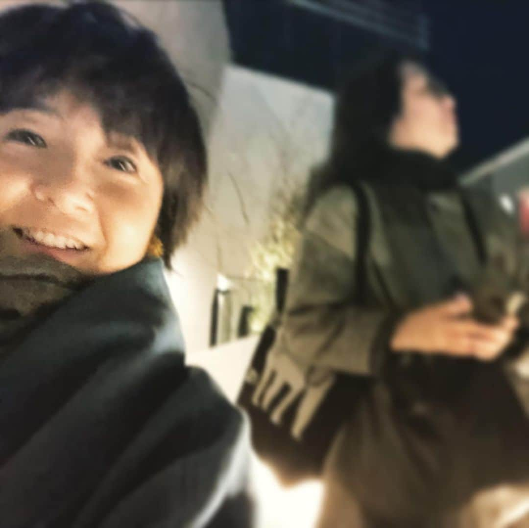 藤田朋子さんのインスタグラム写真 - (藤田朋子Instagram)「PARCO劇場🅿️ 私がティーンになる頃に出来たPARCO💋 オシャレで大人でシブヤだった 新しいPARCO 映えてました👁  #渋谷 #PARCO #着物を着ている芸能人 #アンティーク着物 #キモノ葉月 #ヰロハ狐 #長羽織 #羽織紐 #半幅帯 #レトロ #薔薇  #PARCO劇場 #こけら落とし #柿落とし #志の輔 #憧れ #おしゃれさんと繋がりたい  #shibuya #theater #fasion  #congrats #brandnew #renewal #yoy #yeah #wow #pop #open」2月2日 23時12分 - chiendormant