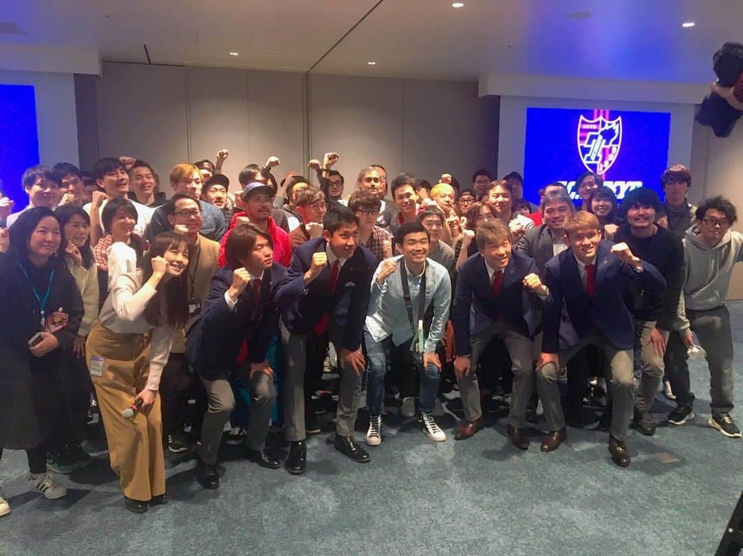 FC東京オフィシャルグッズさんのインスタグラム写真 - (FC東京オフィシャルグッズInstagram)「🤝 🔵企業訪問🔴 昨日、選手たちは、日頃からご支援、サポートをいただいている企業を訪問しました!!✨ 毎年行われているこの訪問で、2019年シーズンもともに戦っていただいたみなさまへ感謝の気持ちを伝え、2020シーズンも引き続きのサポートのお願いをしてまいりました✨🙏😊 @fctokyoofficial  #FC東京 #fctokyo #tokyo」2月2日 23時21分 - fctokyoofficial