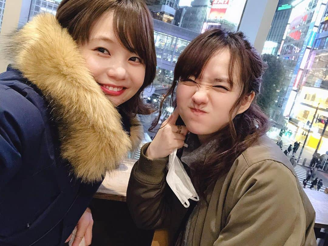 真奈さんのインスタグラム写真 - (真奈Instagram)「＊ こんな時間の渋谷に 居ることないからテンション 上がっちゃったふたり」2月2日 23時41分 - manatmnt0116