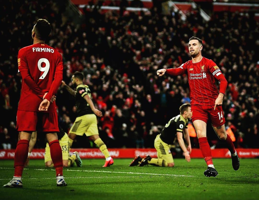 リヴァプールFCさんのインスタグラム写真 - (リヴァプールFCInstagram)「❤️ this matchday photo! 📸🤩🤩 #LFC #LiverpoolFC #YNWA #Anfield #Liverpool #Firmino #Henderson」2月3日 0時15分 - liverpoolfc