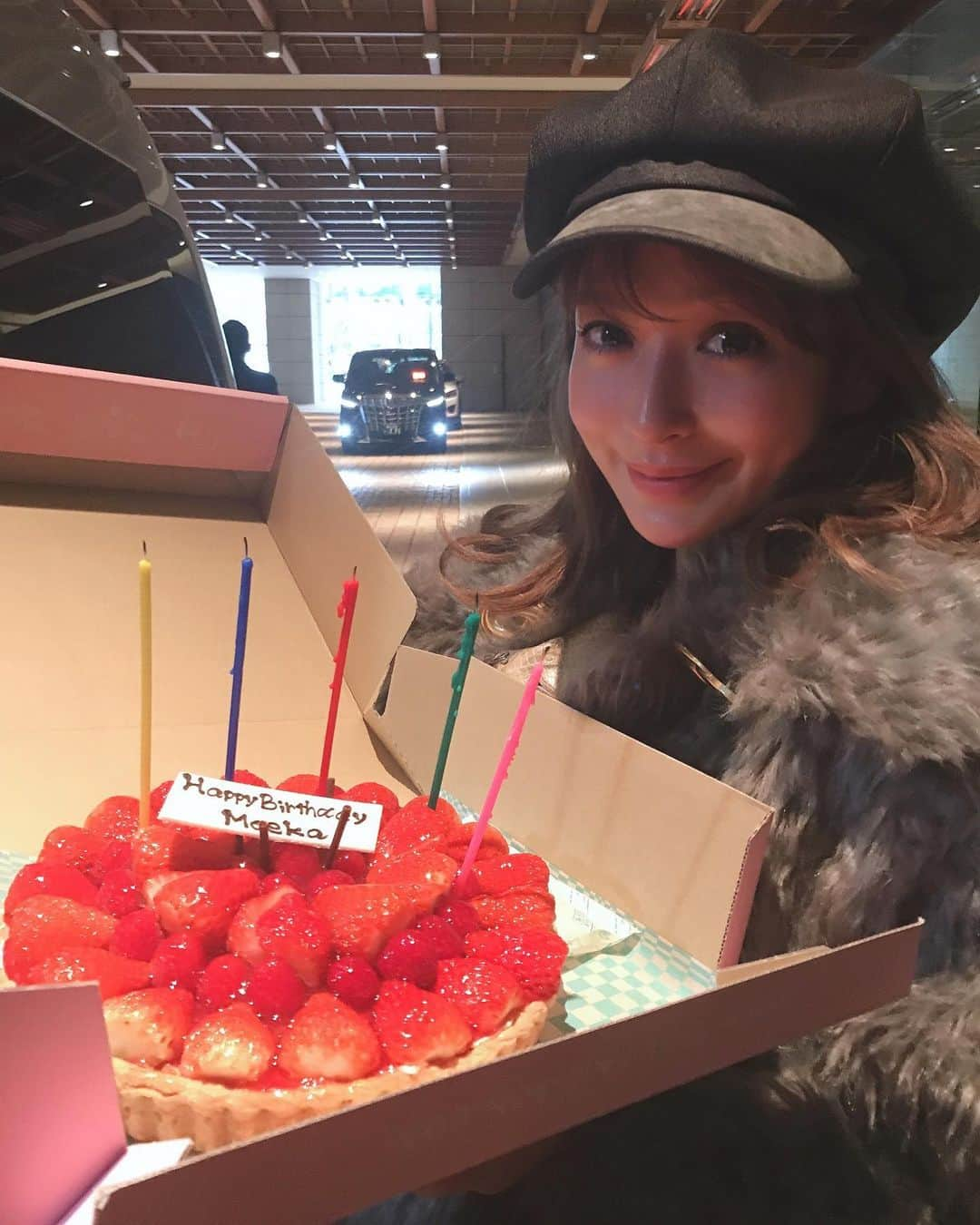 野崎萌香さんのインスタグラム写真 - (野崎萌香Instagram)「Flying birthday🎂  Thank you for your kindness.... @andgirl_jp 💖」2月3日 0時47分 - moeka_nozaki