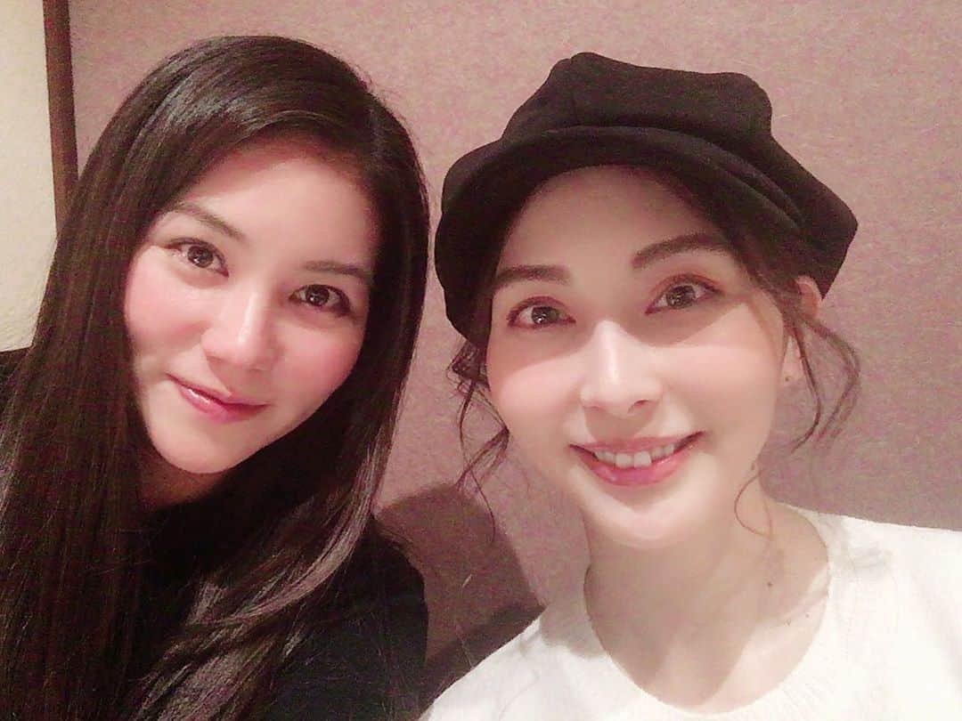 のインスタグラム：「大塚姉妹^ - ^  #大塚まゆり #姉妹 #大塚姉妹 #sister #instagood」