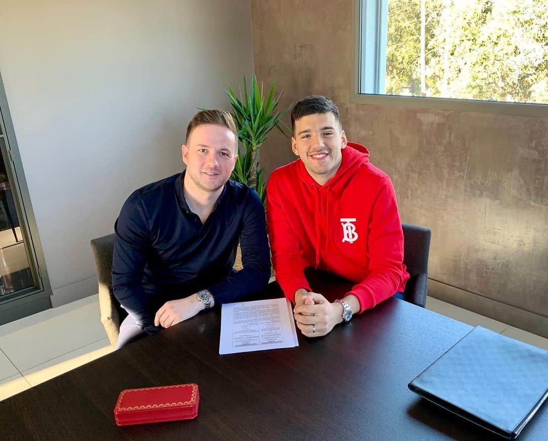 ヘロニモ・ルジのインスタグラム：「Les presento a mi nuevo agente @kristianbereit , es un placer trabajar al lado tuyo. Un nuevo comienzo, que estará guiado por grandes profesionales. Gracias Stellar Group por su apoyo y confianza depositada en mi, estoy seguro que juntos trabajaremos y tomaremos las mejores decisiones para mi carrera.」