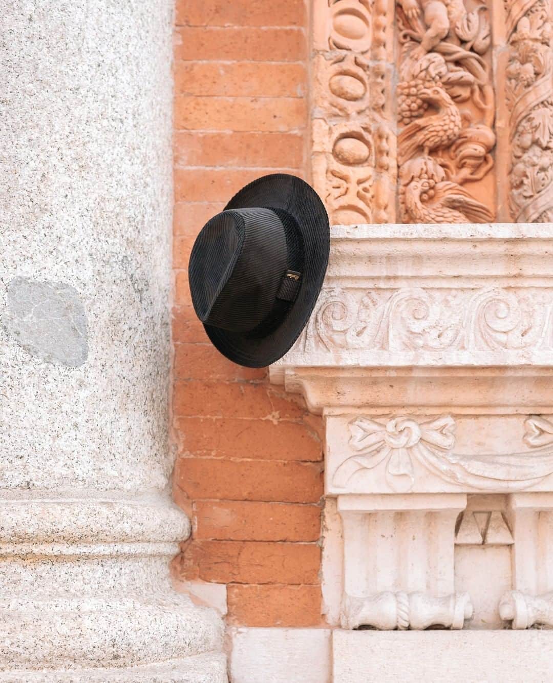 のインスタグラム：「Simplicity is the ultimate sophistication #leonardodavinci. Classic styles and more on www.borsalino.com #Borsalino」