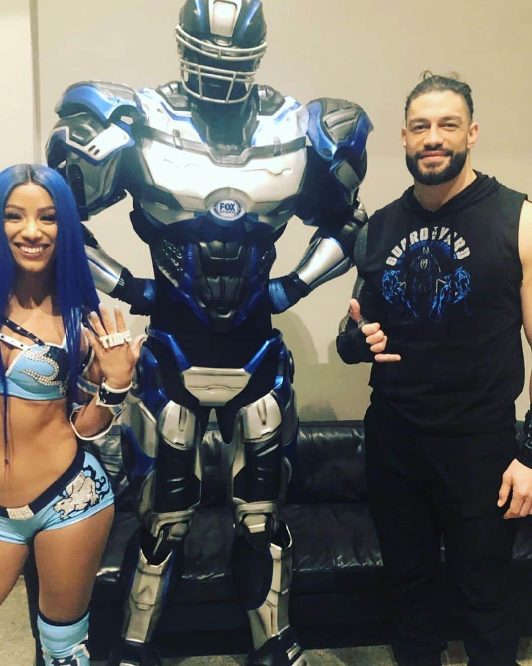 サシャ・バンクスさんのインスタグラム写真 - (サシャ・バンクスInstagram)「Tune into the pre game of the SuperBowl to see the big dawg @romanreigns and the legit boss @sashabankswwe show @foxsports how to throw a pizza party! @pizzahut」2月3日 2時17分 - themercedesvarnado