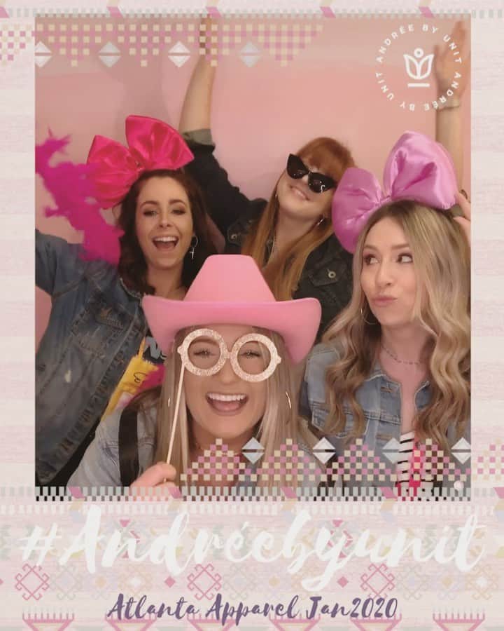 Tracy and Stefanieのインスタグラム：「Had a blast with this cool team of peeps at @atlantaapparel!! Get excited for some AMAZING pieces coming Spring/Summer on #MadisonandMallory!! Plus an exciting collection launching May 2020! Follow @madisonandmallory for more sneak peeks! 😆😍」