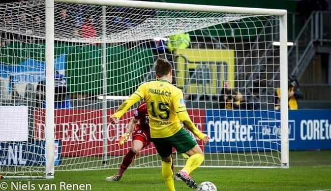 フェリックス・パスラックのインスタグラム：「Big win today. Happy to score again. We keep going!」