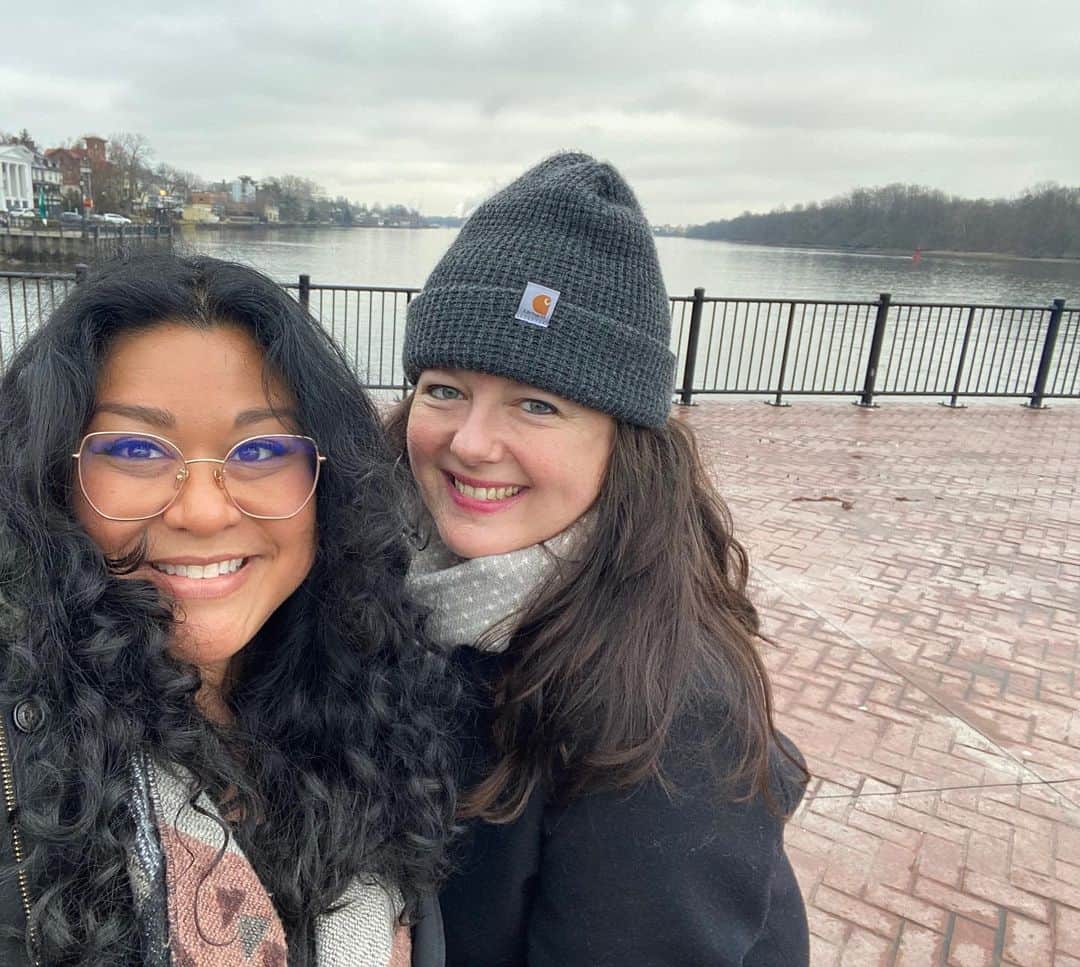 ズザンナ・シャコフスキーのインスタグラム：「Thank you my sweet friends, @onlyrabiayouknow and @harder_they_come for coming to Bristol for King Lear. ❤️ 💐」
