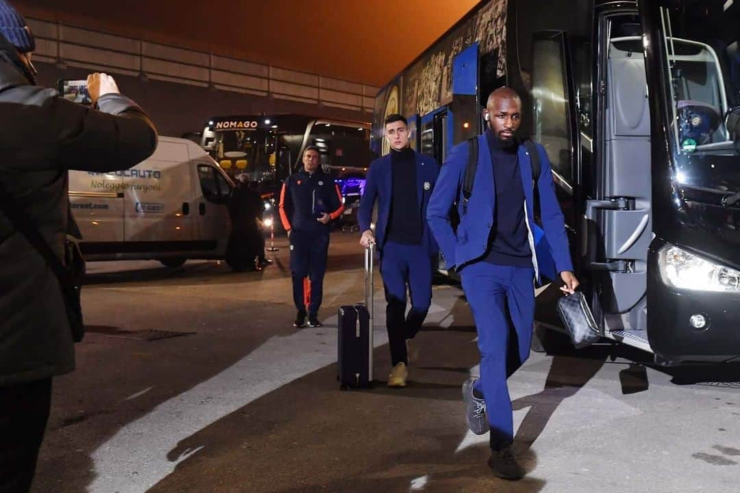 ウディネーゼ・カルチョさんのインスタグラム写真 - (ウディネーゼ・カルチョInstagram)「I bianconeri sono arrivati alla Dacia Arena #UdineseInter #ForzaUdinese #AlèUdin」2月3日 3時47分 - udinesecalcio