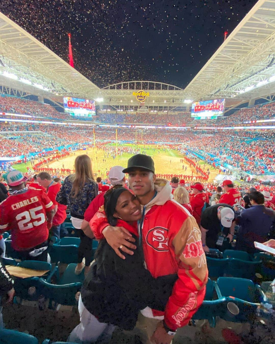 キース・パワーズさんのインスタグラム写真 - (キース・パワーズInstagram)「Can you tell I’m hurt? No? Well, I am! 😢😫. I want to say congrats to the @chiefs for winning Super Bowl Fifty Fo! Niner Gang family keep y’all head up! 4-12 last year, Super Bowl this year. We’ll be back! @oldspice thank you for the tickets and experience! I’ll be back next year in the same gear. ❤️ #NinerGang #QuestForSix #49FAITHFUL #OldSpice」2月3日 14時11分 - keithpowers