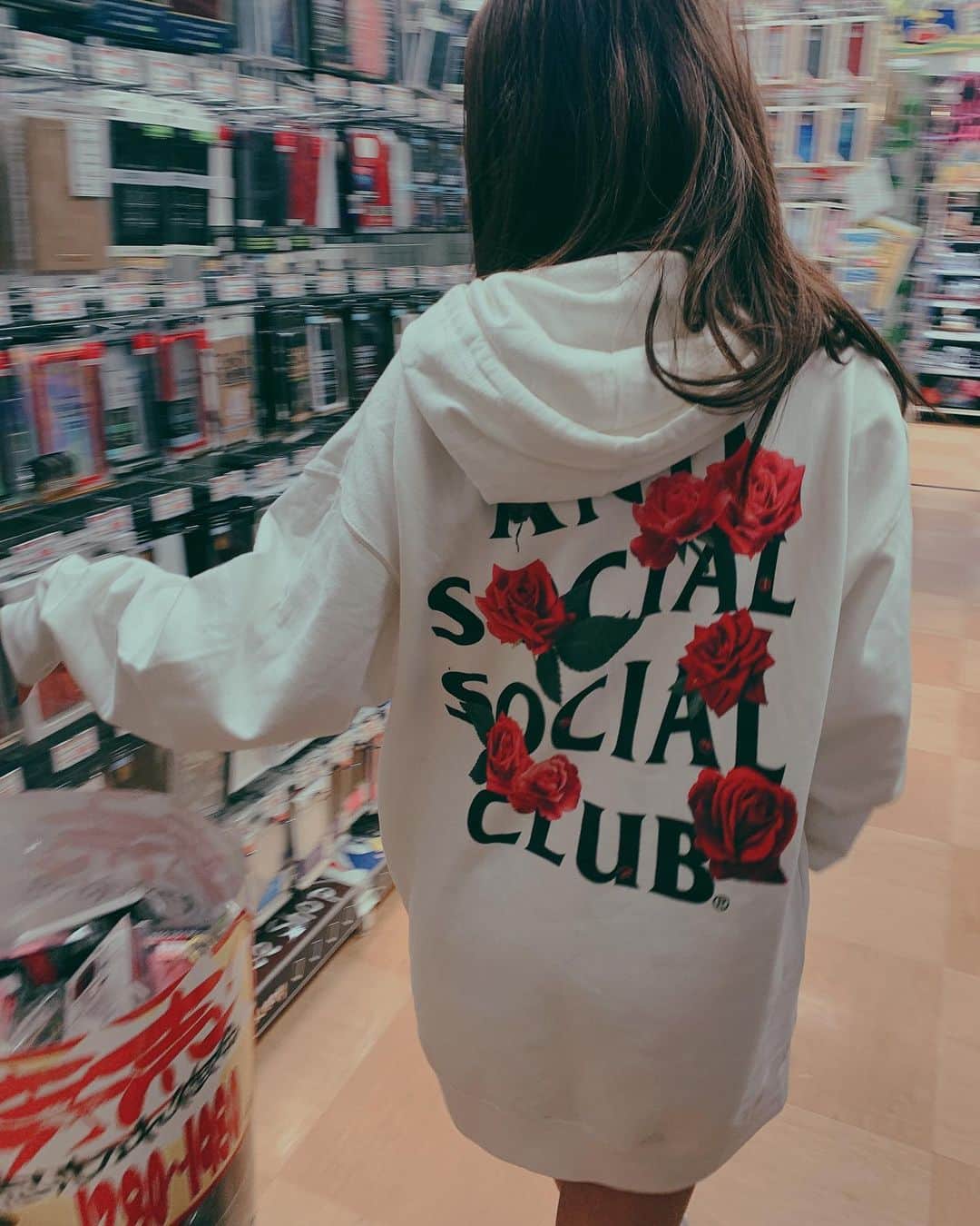 吉澤友貴さんのインスタグラム写真 - (吉澤友貴Instagram)「#🌹 #🐞 @antisocialsocialclub」2月3日 14時37分 - yuki_yoshizawa_