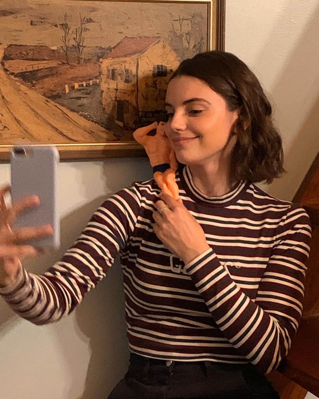 のインスタグラム：「Not trying to brag but I’ve been known to be quite the social butterfly 🦋」