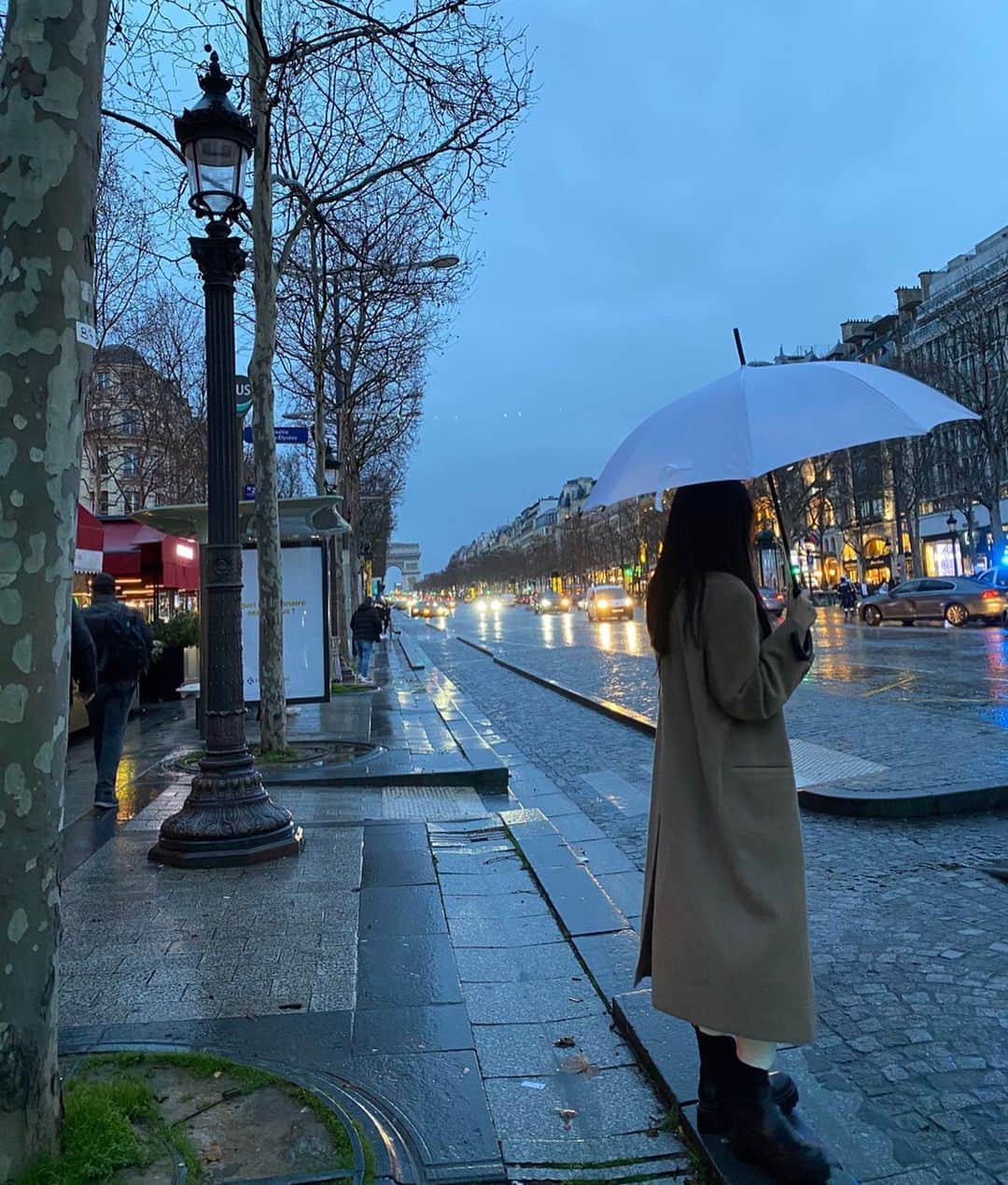 ジュヨン さんのインスタグラム写真 - (ジュヨン Instagram)「비오는 #paris🇫🇷」2月3日 6時21分 - jupppal
