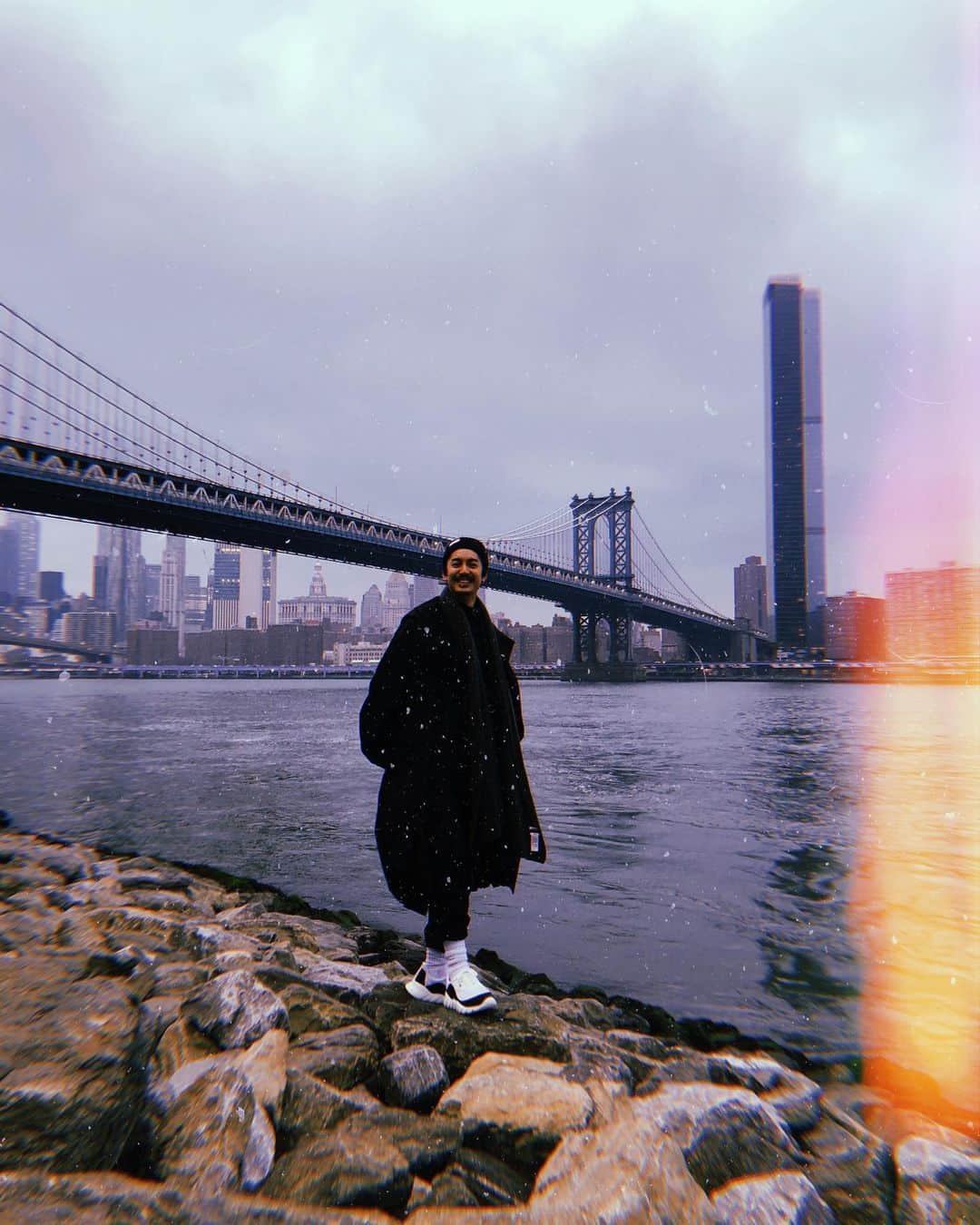 大野拓朗さんのインスタグラム写真 - (大野拓朗Instagram)「I went to Dumbo with Sam yesterday. Behind me, Manhattan Bridge and a small Brooklyn Bridge #ny #newyork #dumbo」2月3日 7時08分 - takuro.ohno