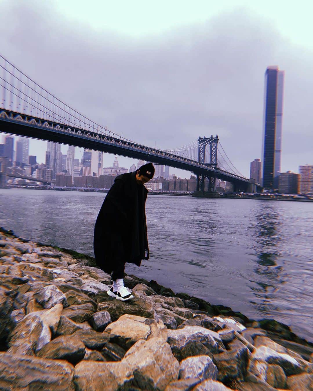 大野拓朗さんのインスタグラム写真 - (大野拓朗Instagram)「I went to Dumbo with Sam yesterday. Behind me, Manhattan Bridge and a small Brooklyn Bridge #ny #newyork #dumbo」2月3日 7時08分 - takuro.ohno