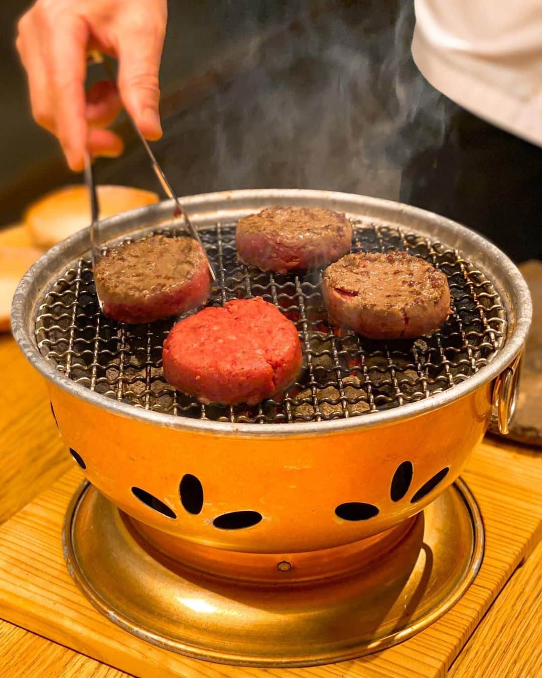 秋山具義さんのインスタグラム写真 - (秋山具義Instagram)「フォーリンデブはっしーオススメの博多の『焼肉すどう 春吉』に行ってきました。﻿ トーストサンド、ごまだれ、出汁のタレ、ヒレ丼、スキヤキ、ハンバーグなどなど、凄いラインナップで、めちゃくちゃ美味しかった！！！﻿ カレーもプリンも最高！﻿ オーナーの須藤悦男さんもナイスガイ！﻿ 福岡ご飯の選択肢が増えました！﻿ ﻿ #焼肉すどう #焼肉すどう春吉 #福岡焼肉 #博多焼肉 #具義焼肉2020 #具義福岡2020」2月3日 7時42分 - gugitter