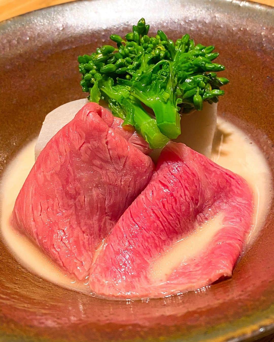 秋山具義さんのインスタグラム写真 - (秋山具義Instagram)「フォーリンデブはっしーオススメの博多の『焼肉すどう 春吉』に行ってきました。﻿ トーストサンド、ごまだれ、出汁のタレ、ヒレ丼、スキヤキ、ハンバーグなどなど、凄いラインナップで、めちゃくちゃ美味しかった！！！﻿ カレーもプリンも最高！﻿ オーナーの須藤悦男さんもナイスガイ！﻿ 福岡ご飯の選択肢が増えました！﻿ ﻿ #焼肉すどう #焼肉すどう春吉 #福岡焼肉 #博多焼肉 #具義焼肉2020 #具義福岡2020」2月3日 7時42分 - gugitter
