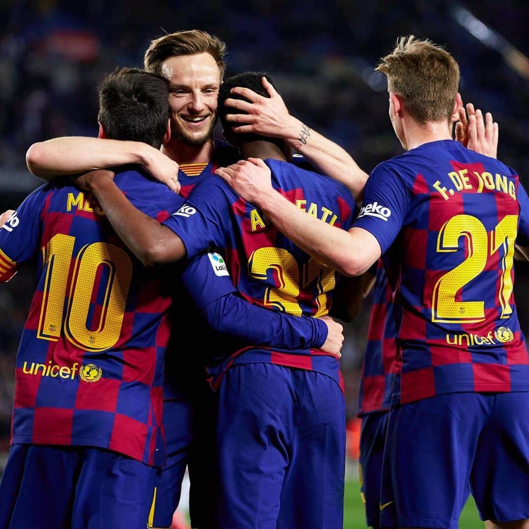 イヴァン・ラキティッチのインスタグラム：「Buen partido, a por más.!!! +3..😁⚽️💪」