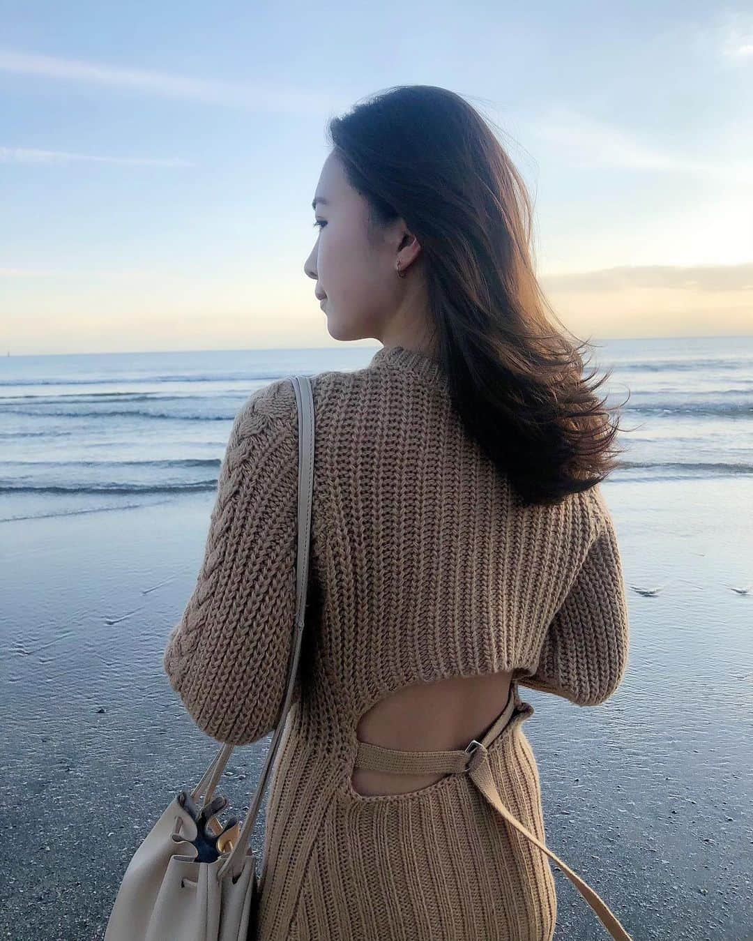 廣瀬なつきさんのインスタグラム写真 - (廣瀬なつきInstagram)「背中がちょっとsexyなKnit one-piece♡」2月3日 8時23分 - i_am_na2coooo