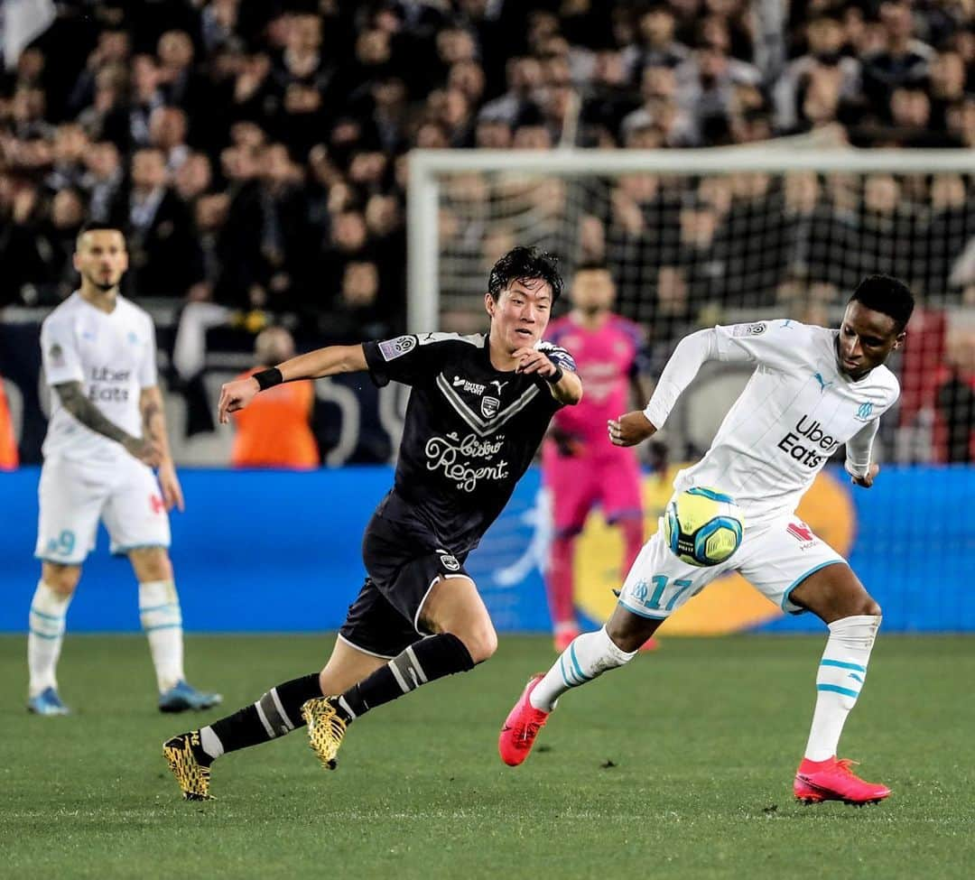 リーグ・アンさんのインスタグラム写真 - (リーグ・アンInstagram)「Un match nul sans but entre les @girondins et l’@olympiquedemarseille 🙅‍♂️ ! #FCGBOM  Les Marine & Blanc poursuivent  leur invincibilité à domicile face aux Phocéens 💪 ⏳...42 ans...⌛️ • • #Ligue1Conforama #FCGB #Girondins #GirondinsdeBordeaux #OM #OlympiquedeMarseille  #MatmutAtlantique」2月3日 8時44分 - ligue1ubereats