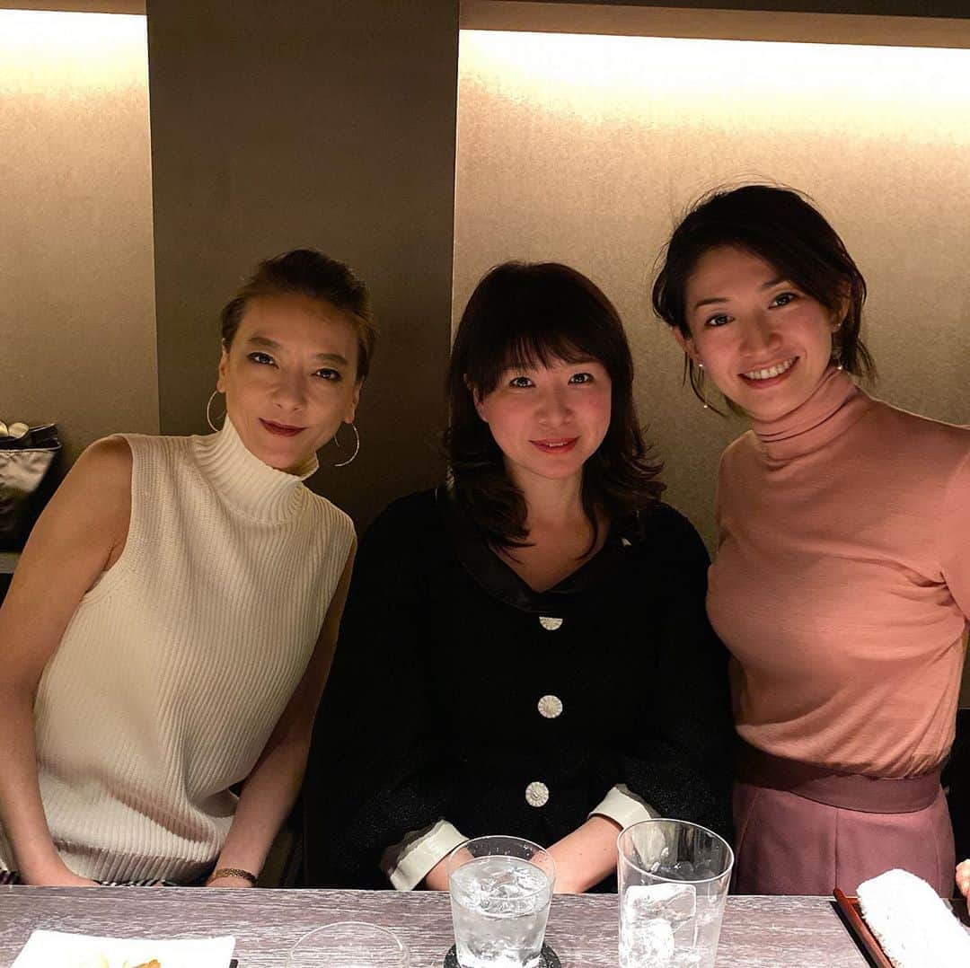 西川史子さんのインスタグラム写真 - (西川史子Instagram)「久しぶりに、ちーちゃんに会いました。変わらず、スタイル抜群で、可愛くてトークもキレキレでした！ 胸張りすぎよねー」2月3日 10時03分 - dr.ayako_nishikawa