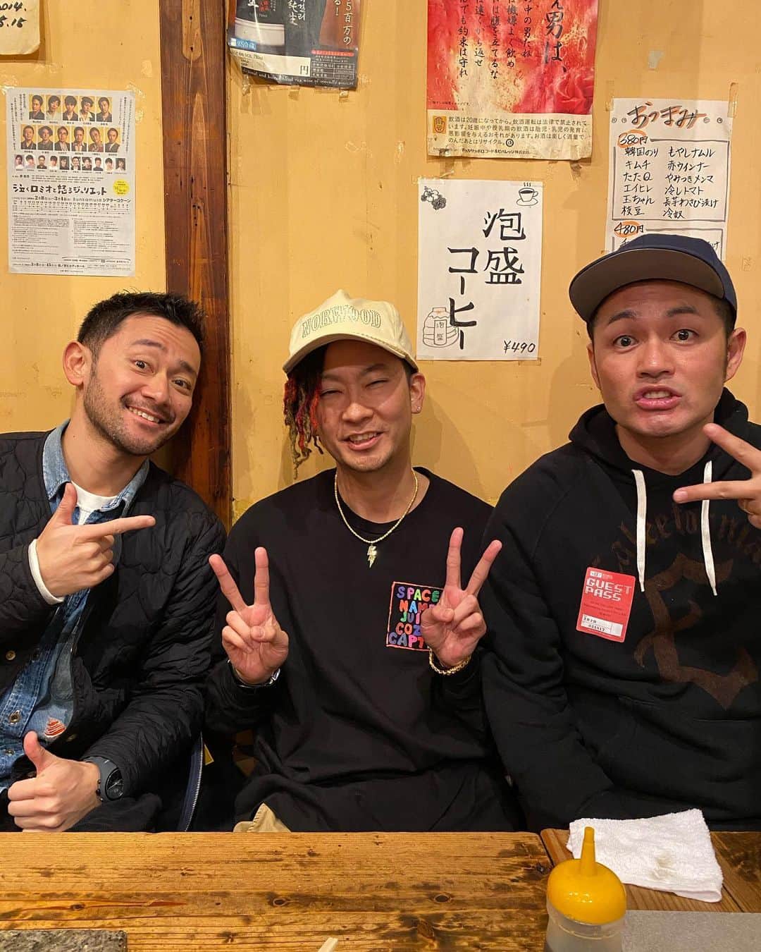 のインスタグラム：「昨夜の余韻 最高なLIVEを最高なメンバーで‼️ 20200202 上から読んでも下から読んでも、とも君バースデー‼️ #ak69 #live #最高 #dapump #tomo #バースデー #2020 #0202 #上から読んでも下から読んでも #山根和馬 #阿部亮平」