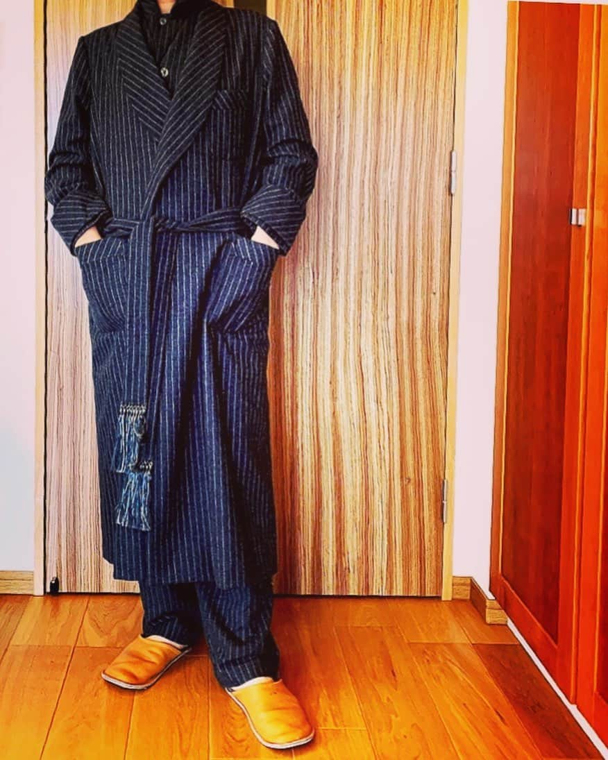 祐真朋樹さんのインスタグラム写真 - (祐真朋樹Instagram)「@charvetparis  #charvetparis  #pajamas  @ralphlauren #ralphlauren シャルベのピンストライプとラルフローレンのピンストライプを重ね着しました。ローブ&パジャマ #祐真朋樹の密かな愉しみ  #祐真朋樹の衣装部屋へようこそ #祐真朋樹の密かな買い物 @stsukezane」2月3日 10時12分 - stsukezane