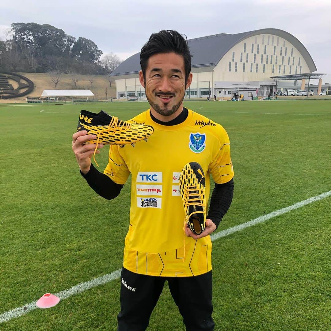 塩田仁史さんのインスタグラム写真 - (塩田仁史Instagram)「PUMAと歩んで来たプロサッカー人生！！ プロ17年目もPUMAと歩んでいきます😆  #おれのスパーク#Bethespark#PUMAFuture#PUMAOne#PUMAFOOTBALL#PUMA#破天荒@pumafootball_jp @pumajapan」2月3日 11時16分 - shiota_hitoshi