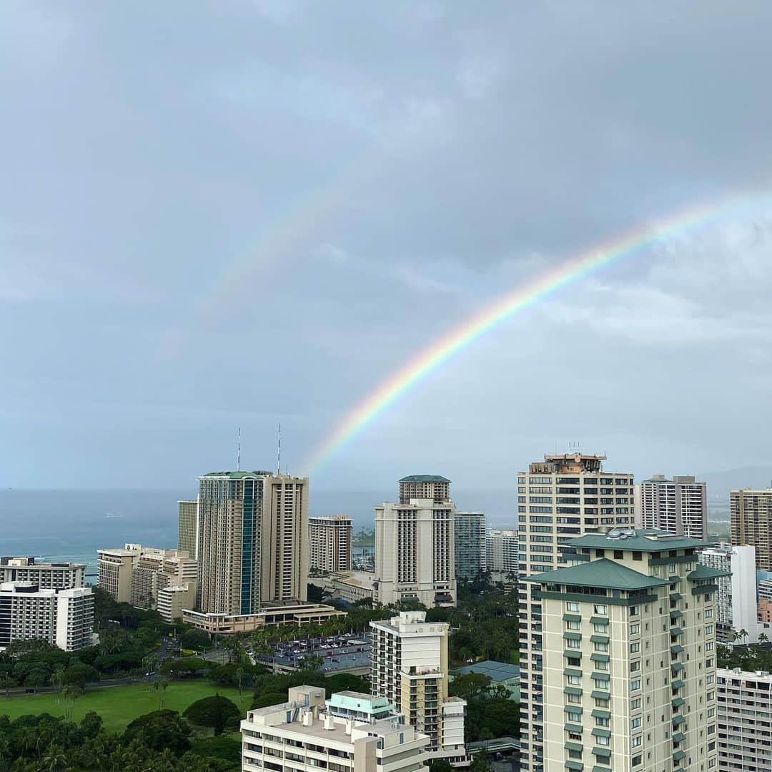 エビアン・クーさんのインスタグラム写真 - (エビアン・クーInstagram)「Somewhere over the rainbow.....🌈」2月3日 12時54分 - avian_official