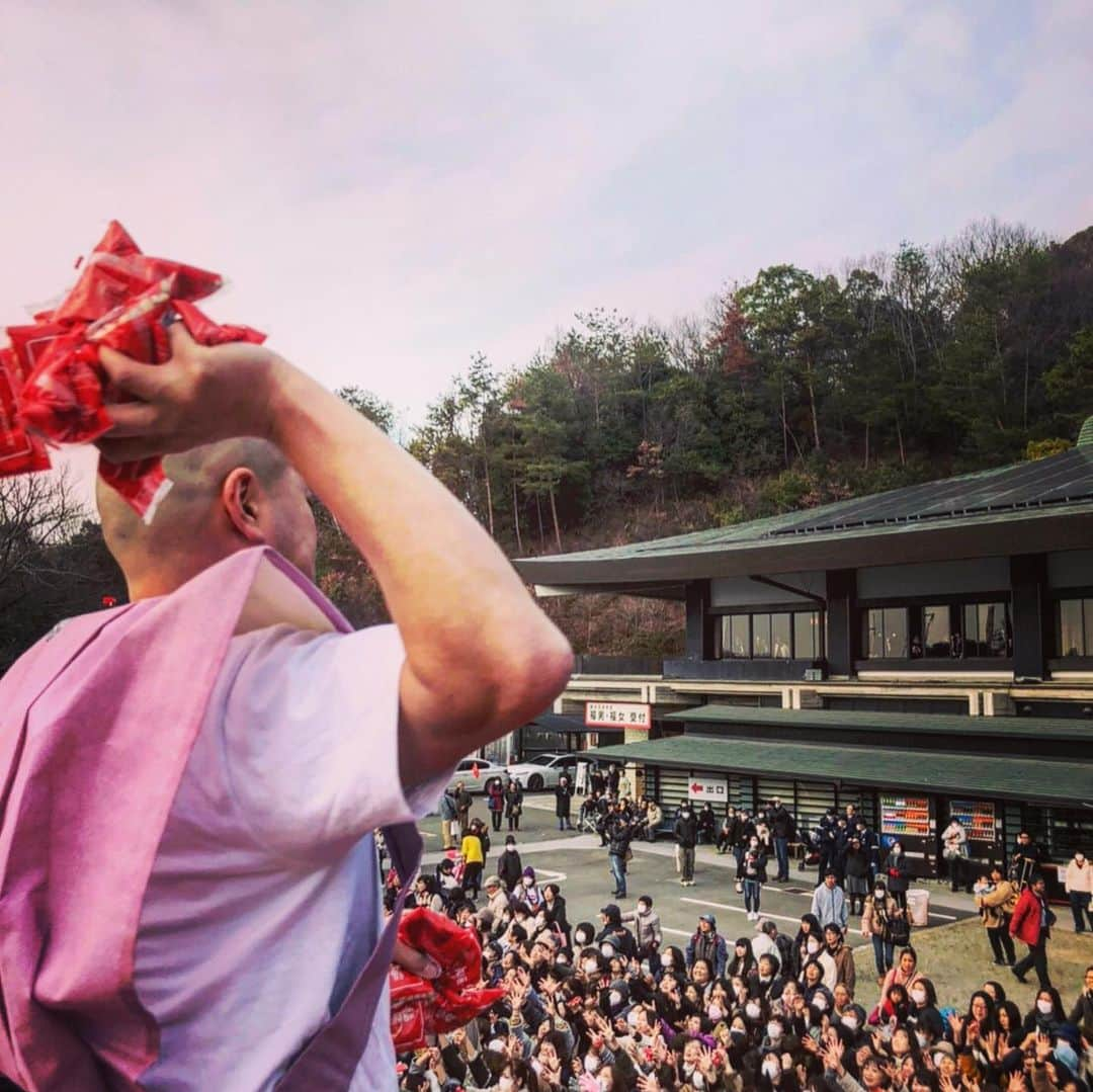 あばれる君さんのインスタグラム写真 - (あばれる君Instagram)「節分の豆まき‼︎岡山県最上稲荷にて‼︎福は内‼︎福は内ぃ‼︎福は内ぃぃぃ‼︎」2月3日 12時58分 - abarerukun