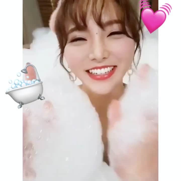 輝月あんりのインスタグラム：「泡泡～❣️ 2月1日  我有趣的一天 很高興喲 謝謝你們🥰」