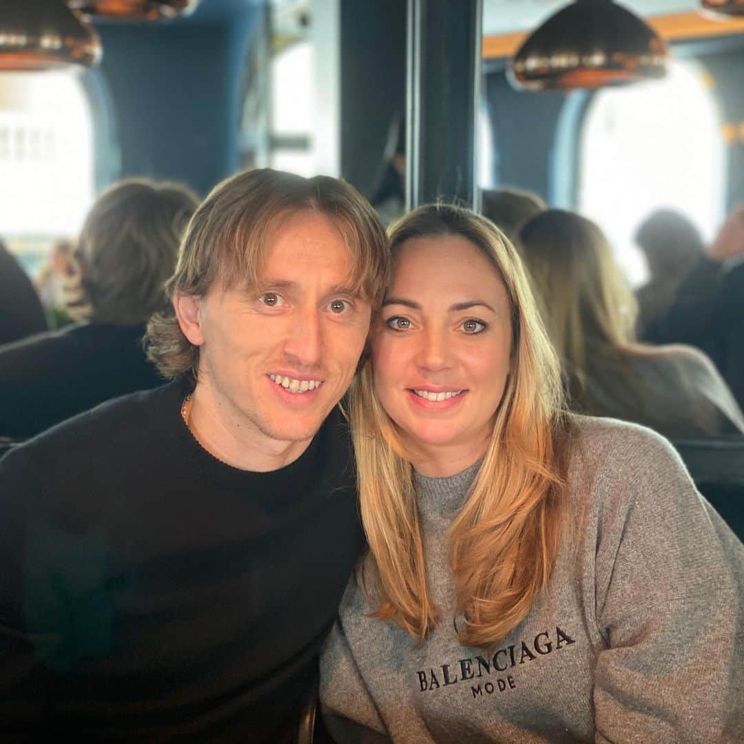 ルカ・モドリッチさんのインスタグラム写真 - (ルカ・モドリッチInstagram)「🍱❤️👩‍❤️‍👨🙏🏻」2月3日 23時12分 - lukamodric10