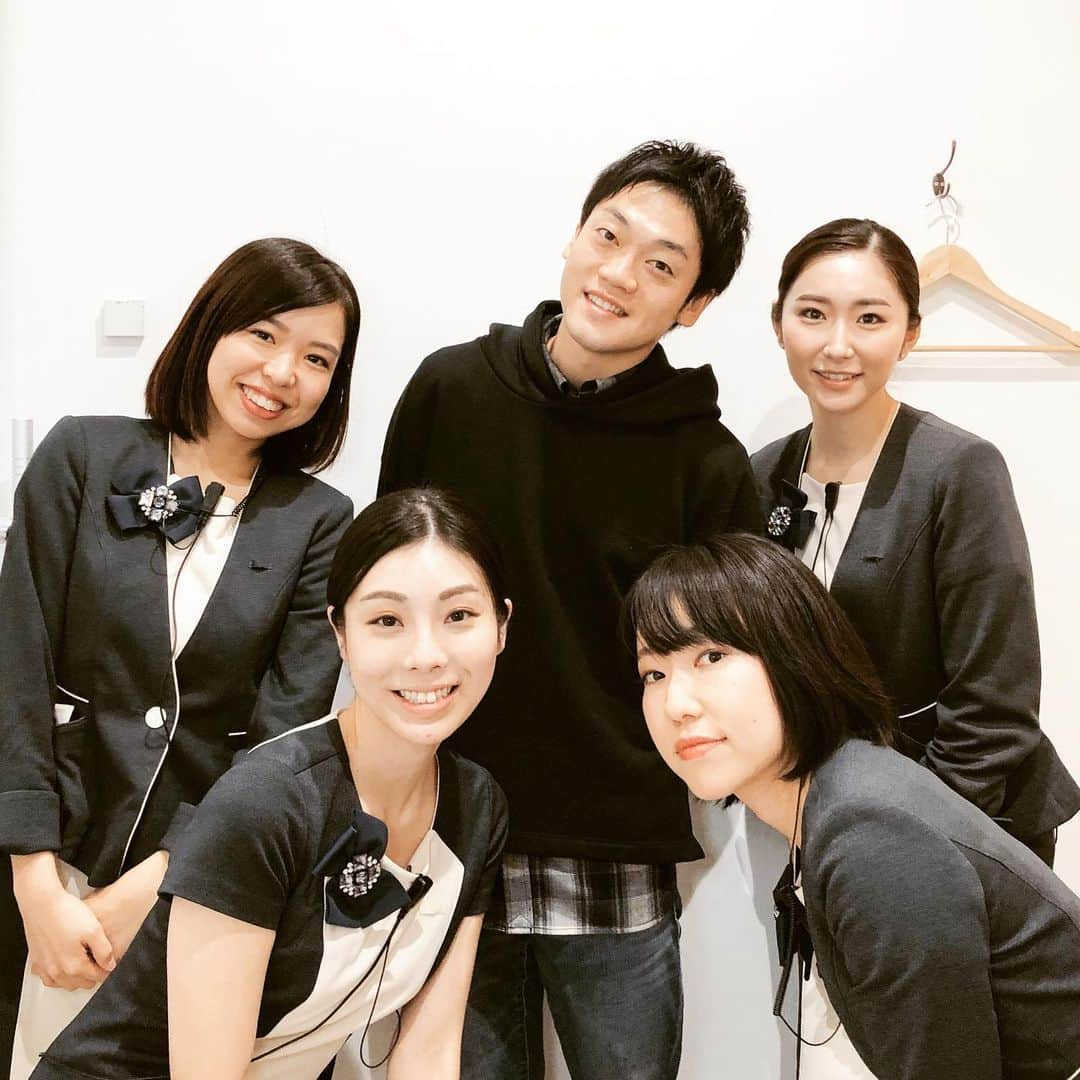 おばたのお兄さんさんのインスタグラム写真 - (おばたのお兄さんInstagram)「毎度お世話になってます！湘南美容クリニックさん！おばたのおじさんになる前にお肌ケアを。昨日ガンバレルーヤよしこにお肌綺麗になったわねぇ〜って言われたので効果出てます！外でのスポーツロケも怖くないぞ！ #俺顔笑えてないやん #湘南美容クリニック #湘南美容クリニック新橋銀座口医院 #美肌 #アンチエイジング」2月3日 15時12分 - bataninmari