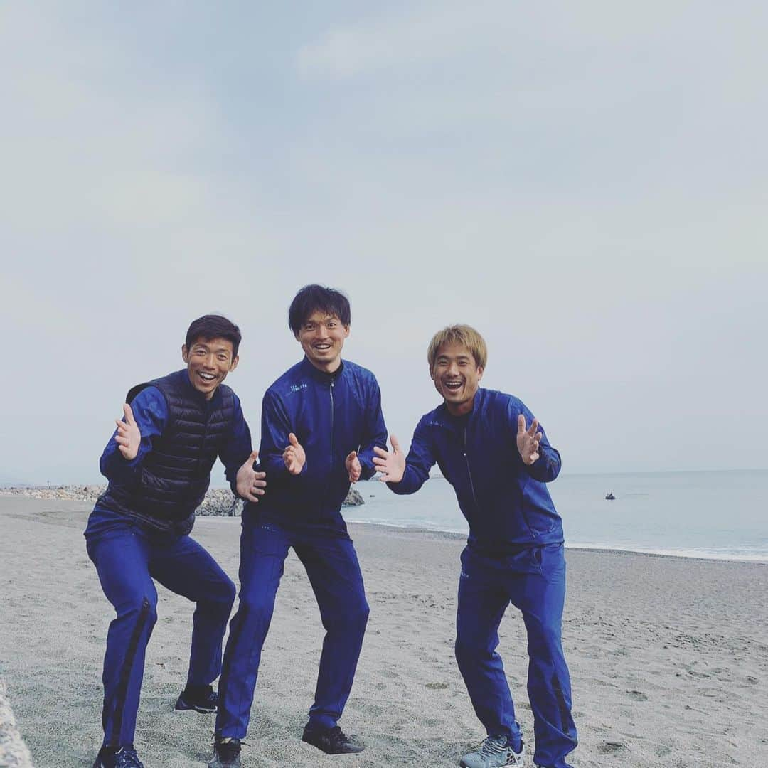 高木和正さんのインスタグラム写真 - (高木和正Instagram)「高知キャンプ3日目  まだまだこれから。 若い選手に負けないように頑張ります‼️ #カマタマーレ讃岐 #高木和正 #竹内  彬 #永田亮太 #ダチョウ倶楽部 #桂浜 #坂本龍馬」2月3日 15時05分 - kazumasatakagi