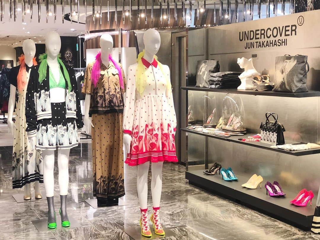 ISETAN PARK netさんのインスタグラム写真 - (ISETAN PARK netInstagram)「2020春夏の新作登場﻿ ＜アンダーカバー＞流のエレガンスをテーマにした2020S/Sメンズコレクションになぞらえて、﻿ ジャガードや手作業による刺繍、パッチワークなど緻密な技法を用いたデザインを施している。﻿ ネオンカラーのランジェリー やアクセサリーを組み合わせたスタイリングで、メンズコレクションとは異なりポップなコレクションをご紹介。﻿ ﻿ ＜アンダーカバー＞﻿ 2020.01.29 wed- 2020.02.4 tue﻿ 本館3階＝センターパーク／プロモーション﻿ ﻿ @undercover_lab﻿ #UNDERCOVER﻿ #アンダーカバー #ファッション #アクセサリー #新宿 #伊勢丹 #新宿伊勢丹 #伊勢丹新宿 #伊勢丹新宿店 #TOKYO #SHINJUKU #ISETAN」2月3日 16時29分 - isetan_shinjuku