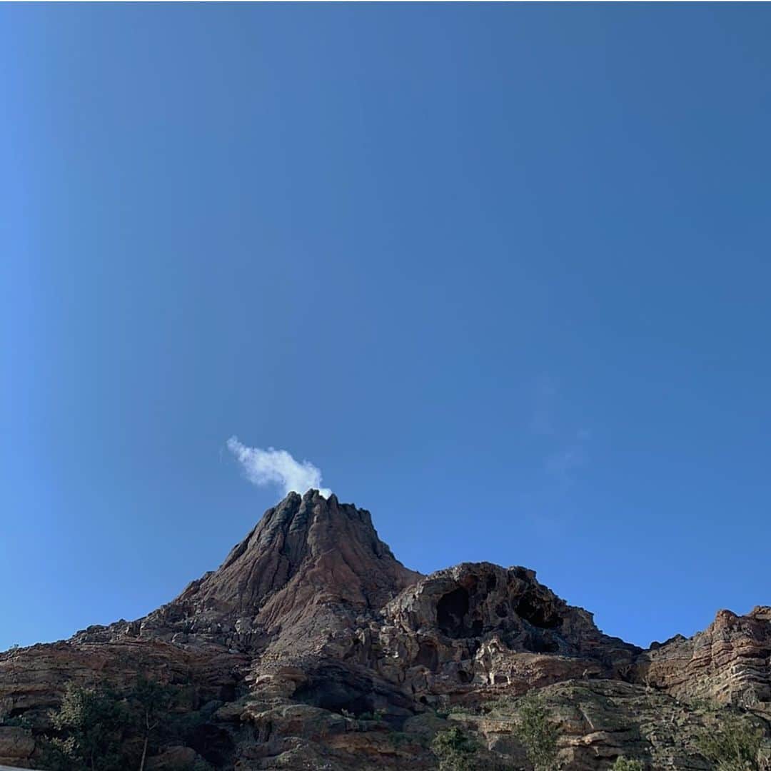 前田亜美さんのインスタグラム写真 - (前田亜美Instagram)「. . 快晴𓂃𓈒𓏸. . . プロメテウス火山。. . #プロメテウス火山 #センターオブジアース乗りたいな」2月3日 16時36分 - ami___maeda0601