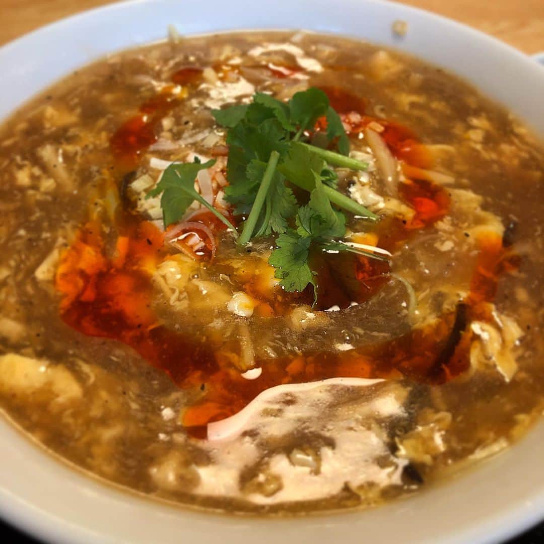 のインスタグラム：「先日、街中で食べた中華屋の酸辣湯麺が美味しかったんだけど、どこの何て店かちゃんと見ておけば良かったな🤔 . #酸辣湯麺 #スーラータンメン #らーめん #ラーメン #拉麺 #麺スタグラム #美味しい #美味い #旨い #yammy  #japan #japanese #japaneseculture #japanesefood #japanesenoodle  #ラーメン好きな人と繋がりたい  #佐竹オスス飯 #佐竹オスス麺」