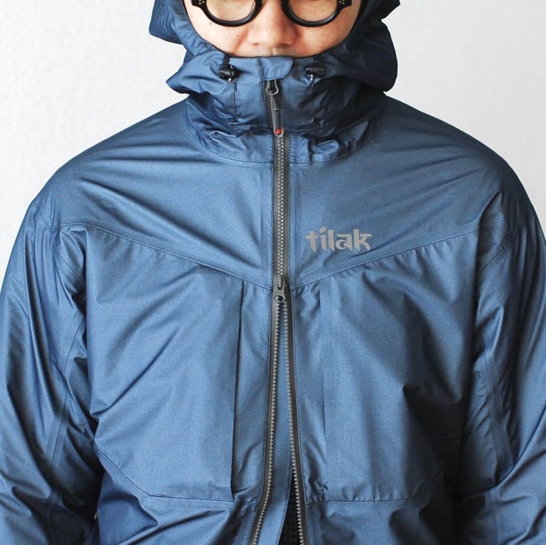 のインスタグラム：「_ Tilak / ティラック "Euphoria Jacket" ¥57,200- _ 〈online store / @digital_mountain〉 https://www.digital-mountain.net/shopdetail/000000010359/ _ 【オンラインストア#DigitalMountain へのご注文】 *24時間受付 *15時までのご注文で即日発送 *1万円以上ご購入で送料無料 tel：084-973-8204 _ We can send your order overseas. Accepted payment method is by PayPal or credit card only. (AMEX is not accepted)  Ordering procedure details can be found here. >>http://www.digital-mountain.net/html/page56.html _ #Tilak #ティラック _ 本店：#WonderMountain  blog>> http://wm.digital-mountain.info/blog/20200128-1/ _ 〒720-0044  広島県福山市笠岡町4-18  JR 「#福山駅」より徒歩10分 (12:00 - 19:00 水曜、木曜定休) #ワンダーマウンテン #japan #hiroshima #福山 #福山市 #尾道 #倉敷 #鞆の浦 近く _ 系列店：@hacbywondermountain _」