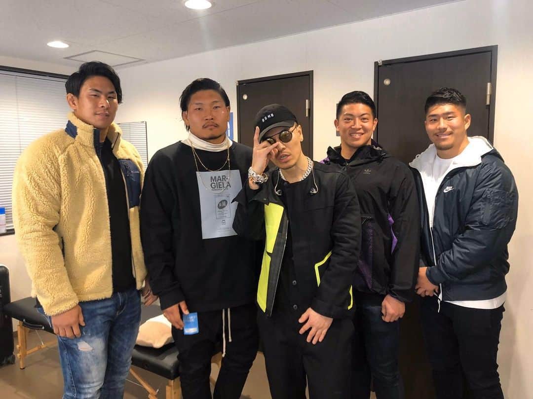 稲垣啓太のインスタグラム：「AK-69さん @ak69_official のLiveに行かせて頂きました。強いメッセージが響いた。最高にかっこよかったす。ありがとう御座いました🔥」