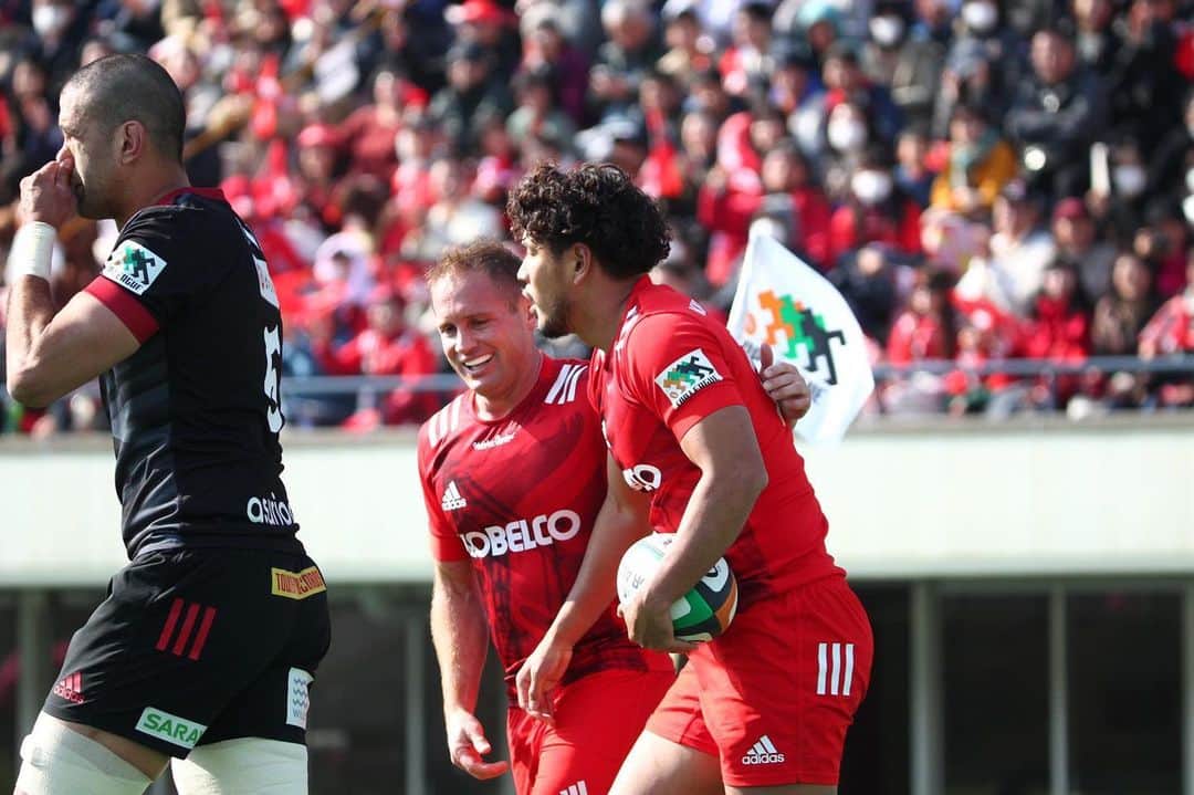 山中亮平のインスタグラム：「第4節　vsドコモ 97-0で勝ち💪 たくさんの応援ありがとうございました！ #kobelcosteelers  #トップリーグ #vsドコモ #応援ありがとうございました」