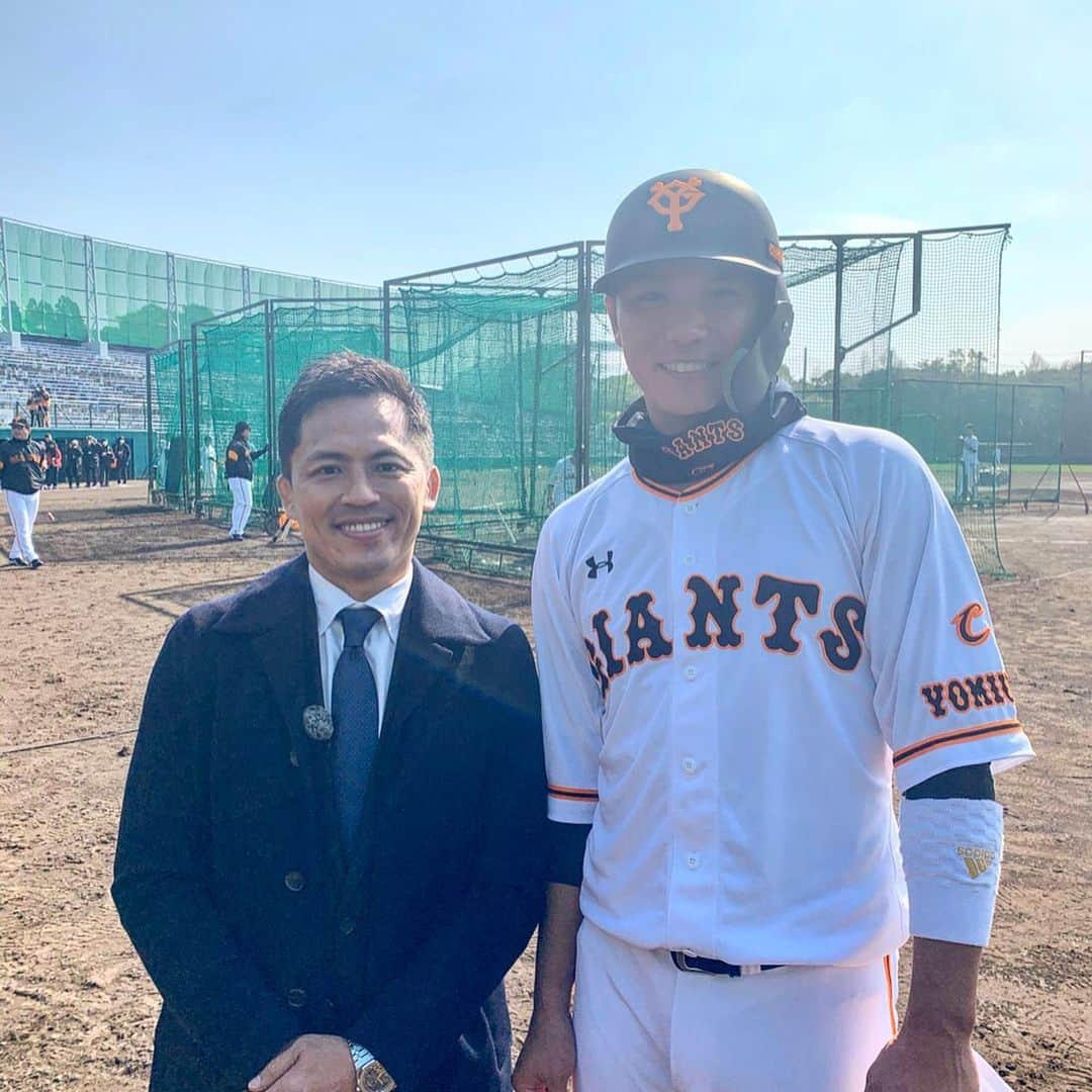 野村忠宏さんのインスタグラム写真 - (野村忠宏Instagram)「プロ野球春季キャンプ取材 ⚾️ 原監督、阿部2軍監督、坂本選手、菅野選手、球団関係者の皆様、ありがとうございました。2020東京オリンピック、野球は12年ぶりに正式種目として復活するので、更に期待と注目が集まります。ほんと楽しみだ🥇 #読売巨人軍 #ジャイアンツ #宮崎キャンプ #SPARK #取材 #坂本勇人 #菅野智之 #阿部慎之助 #原辰徳 #野村忠宏」2月3日 17時17分 - nomura60kg