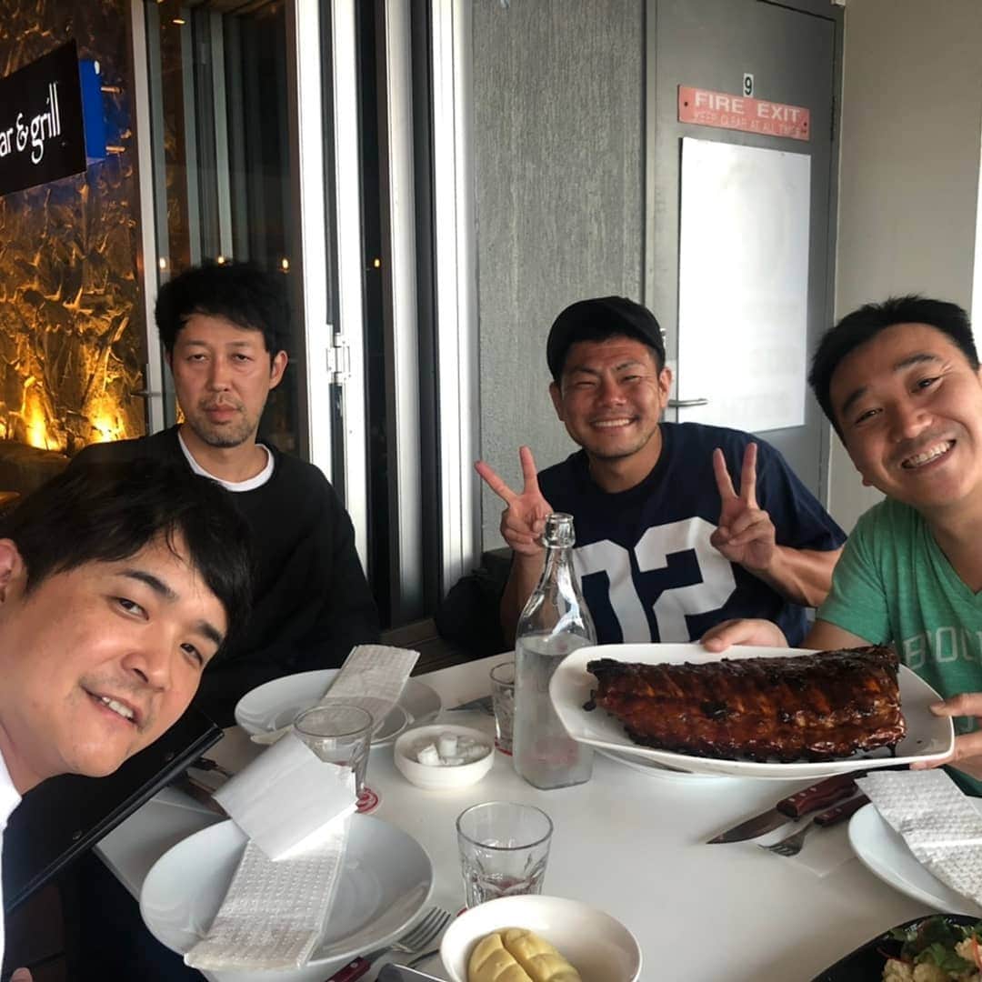 太田芳伸のインスタグラム：「１月はホンマに楽しい１ヶ月でした☺️ . . ２月は14日‼️ 久々の単独イベントですよー‼️ . . . 最高の２月にするべく大成功させます✨ チケット買って頂いてる方 お楽しみにーーーー🎵」